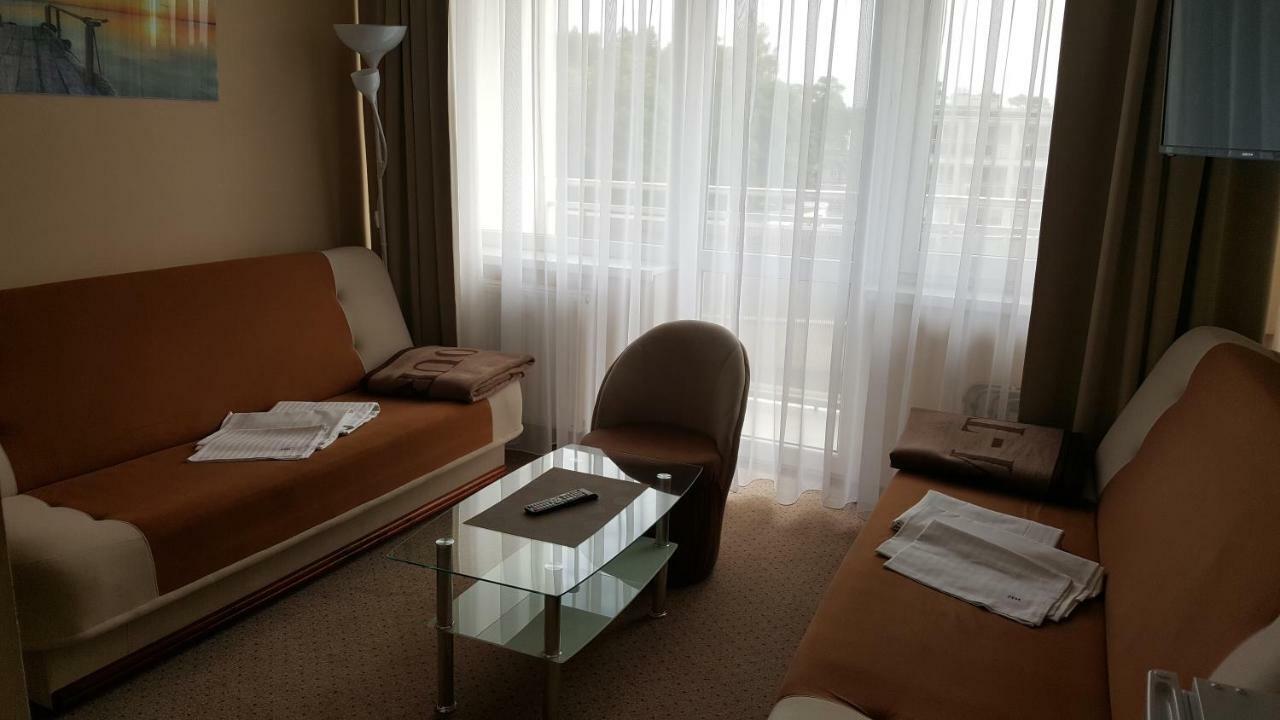 Zem-Tourist Hotel Pustkowo Kültér fotó