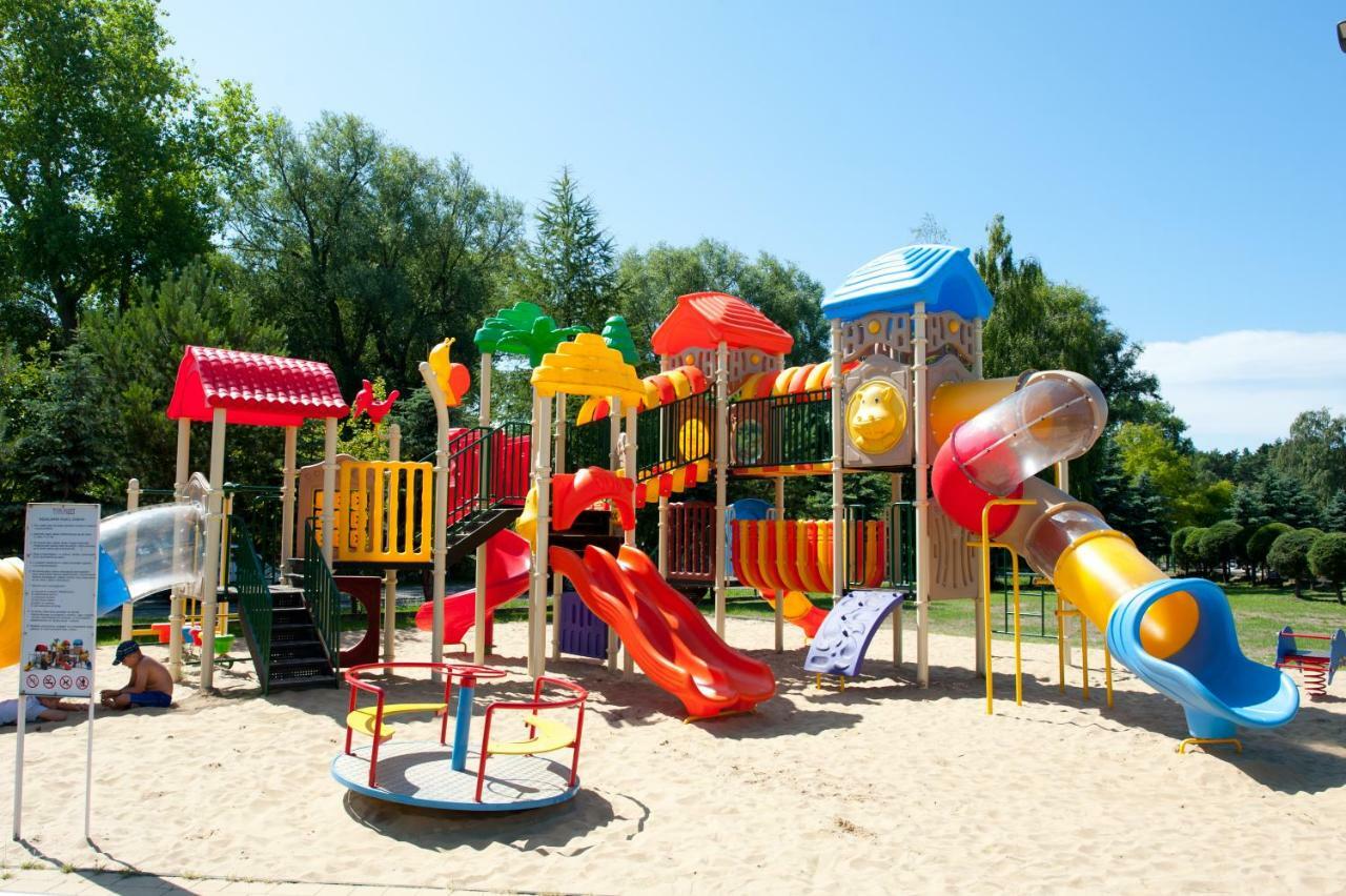 Zem-Tourist Hotel Pustkowo Kültér fotó